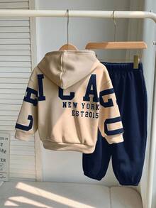 SHEIN 两件套男童休闲韩版宽松字母印花连帽衫和松紧腰裤套装，适合秋/春季、户外玩耍、上学、街头风、派对和休闲穿着，加厚保暖面料，秋冬季穿着舒适。 - 藏蓝色 - 查看 5