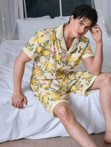 CoupledUp Set pijama bărbătesc cu imprimeu de fructe, mânecă scurtă, top și pantaloni scurți, cu nasturi