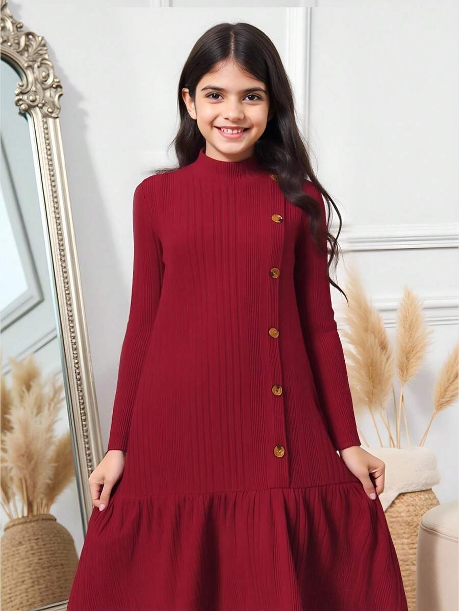 SHEIN Leap Crew Tween Girl 休闲羊毛罗纹高领拼布荷叶边下摆纽扣装饰中长连衣裙 - 酒紅色 - 查看 1