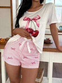 SHEIN Conjunto de pijama para mujer con top de manga corta con estampado de lazo y cereza, y shorts a rayas - Blanco - Ver 3
