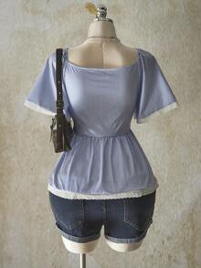 SHEIN ICON 加大码 V 领前系带蝴蝶结条纹短袖上衣，休闲度假，返校季，蓝白条纹，适合秋季，秋季服装 - 藍白色 - 查看 3