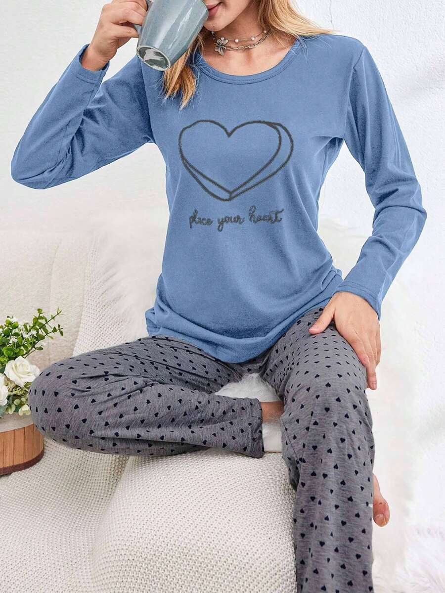 SHEIN Cottnline Bộ đồ ngủ gồm áo phông và quần in hình trái tim và khẩu hiệu 100% Cotton - Màu xanh nhạt - Xem 1