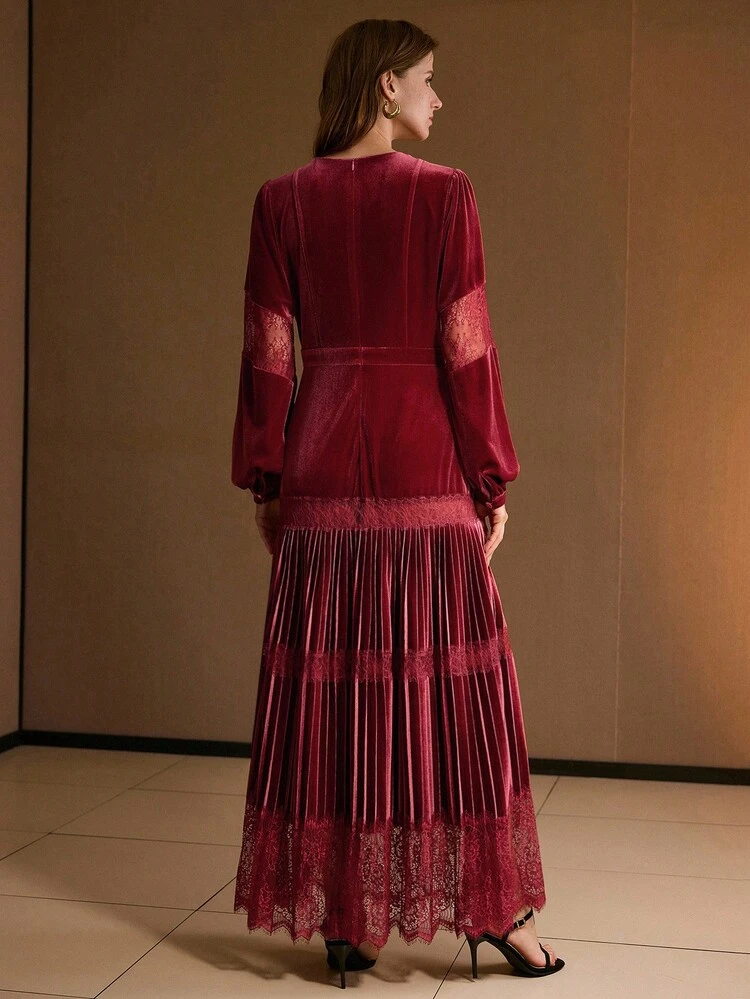 CONTRAST LACE PLEATED DRESS