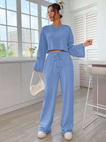 EURMUSE Conjunto de 2 peças feminino casual para deslocamento, cor sólida, simples, canelado, ombro caído, manga larga, camiseta curta e calça reta com cordão na cintura, primavera/outono - Azul - Ver 1