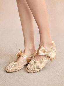 Rosivie Women's Fashion Black Mesh Bow Flat Shoes - Apricot - View 4