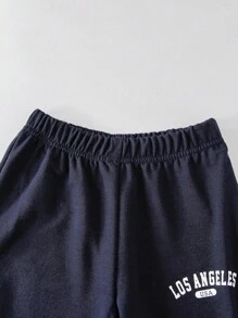 SHEIN Explorewe 小男孩街頭風字母印花連帽衛衣慢跑褲套裝，秋季職業日返校穿搭，拼色學院風運動衫套裝 - 藏蓝色 - 查看 4