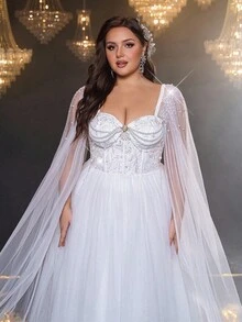 Glamrae 加大码优雅浪漫白色甜心领口奢华珍珠链装饰不对称荷叶边法式刺绣网眼拼布新娘婚纱 - 白色 - 查看 1