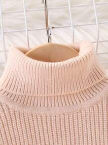 SHEIN Vintaside Kids 女婴/少女秋冬针织毛衣。独特设计，高领设计，展现女孩独特的时尚品味。纯色彰显自然清新气质，可搭配T恤、吊带背心、太阳裙、薄纱裙、连衣裙等多种服饰。舒适的针织面料。前开口设计，方便穿着，更添便捷与时尚感。 - 杏色 - 查看 3