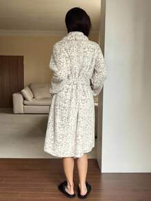 DAZY Women's Leopard Print Mid-Length Lapel Collar Flannel Robe, Winter, Fall Fluffy Pajama, Cozy - Beige - View 2