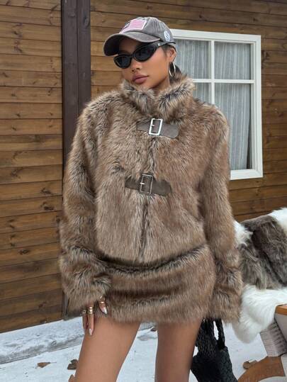 Muchica 2025 秋冬新款女士时尚棕色皮革扣设计短款仿皮草大衣，适合外出、街头、垃圾摇滚和朋克时尚、Y2K