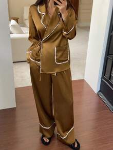 DAZY 女士纹理缎面撞色达尔马提亚犬饰边睡衣套装，秋冬服装 - 咖啡棕 - 查看 3