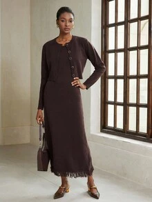 Aveloria Modichic Bộ váy hai dây dáng Spaghetti Commuter kèm áo len cardigan, sang trọng và cao cấp dành cho nữ - màu nâu - Xem 7