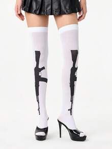 ROMWE Grunge Punk 1 par de medias altas hasta el muslo con patrón de ametralladora de roca oscura - Blanco - Ver 1