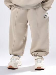 SUMWON Conjunto de sudadera y pantalón de chándal de dos piezas con diseño de oso para niños, ropa cómoda para el invierno y el tiempo de juego, coordinado a juego - Gris - Ver 4