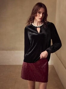 MOTF PREMIUM VELVET FAUX PEARL DETAIL BLOUSE, AUTUMN - Black - View 4