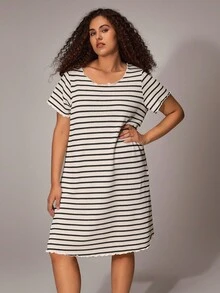 SHEIN Plus Size Pineapple Textured Knit Casual Nightgown - Black and White - View 4