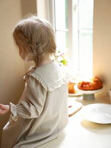 SHEIN Robe à manches longues en mélange de lin rayé pour bébé fille, tissu confortable, convient pour la saison de transition, style campagnard, motif animal brodé, mode et mignon, robe polyvalente pour tous les jours