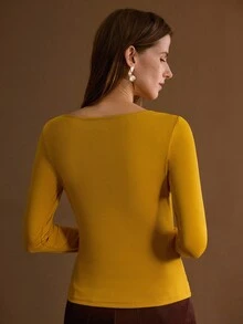 MOTF PREMIUM Áo thun trơn cổ tròn kim loại không đối xứng, dáng ôm, thu đông - Màu vàng - Xem 2