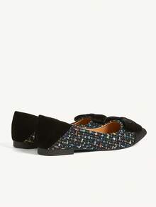 CUCCOO CHICEST 女士蝴蝶结装饰平底鞋，优雅甜美，简约设计，舒适的黑色天鹅绒鞋面，适合正式场合、约会、工作穿着，也适合上学、圣诞节、感恩节、万圣节等各种场合。 - 黑色 - 查看 11