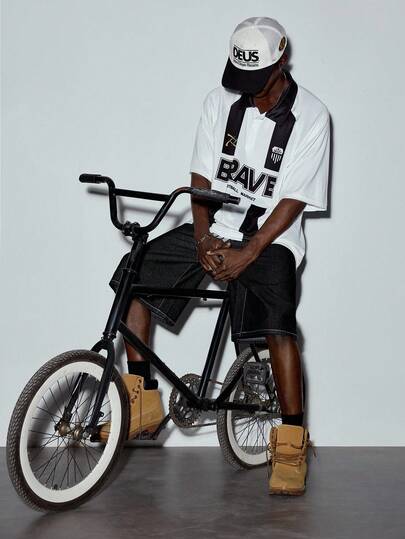 Modcrash 休闲套头短袖 Polo 衫，字母条纹撞色设计学院风男士上衣，适合夏季穿着