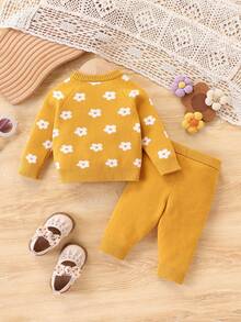 SHEIN Newborn Baby Sweater Co-OrdsNewborn Sweater Set: Cute, Casual And Versatile Yellow Cartoon Jacquard Flower Knitted Sweater. Cartoon Sweater Set: Fit, Side-Opening Long-Sleeved Sweater Top, Woolen Pants. Soft And Comfortable For Spring, Autumn And Winter. Suitable For Daily Life, , Traveling, Vacation, Home, Nursery And Children Playing Fall