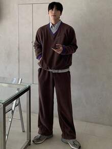 DAZY 男士撞色V领T恤套装，秋季商务装 - 棕色 - 查看 4