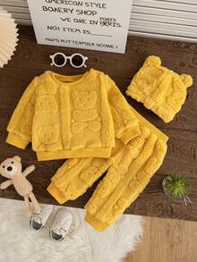 SHEIN Vintaside Kids 3 件套男婴和女婴中性款白色毛绒熊图案提花羊毛圆领运动衫、羊毛运动裤和毛绒耳帽 3 件套，秋冬季宝宝可爱舒适的服装 - 黃色 - 查看 1