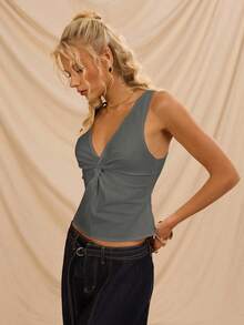 SHEIN Forever 21 夏季女士舞会/正式场合/海滩/度假/可爱/西式服装/商务休闲/优雅/生日/外出/俱乐部/办公室/音乐节/锐舞派对/工作/高雅/乡村音乐会/早午餐/邮轮/老钱/机场/端庄/教堂/仙女风/性感/趣味/嬉皮/下午茶/千禧年/街头风/2000年代/迪斯科/春假/毕业典礼/婚礼宾客/鸡尾酒会/复古/紧身/度假/1960年代//无袖上衣 - 灰色 - 查看 2