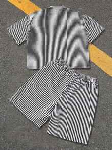Manfinity EMRG 男士条纹短袖衬衫短裤套装，衬衫带左胸口袋，搭配松紧腰带和侧袋条纹短裤，超大宽松版型，休闲街头风格，适合年轻男士，送给男朋友/老公的礼物，情侣装 - 彩色 - 查看 2