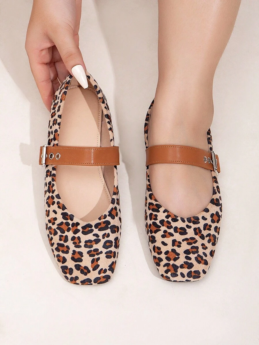 CUCCOO CURVES 大码女式豹纹系带简约设计闪亮方头平底鞋，适合宽脚 - 棕色 - 查看 1
