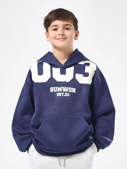 SUMWON 超大童款大号印花休闲连帽卫衣，带中央口袋和徽标，舒适长袖宽松版型