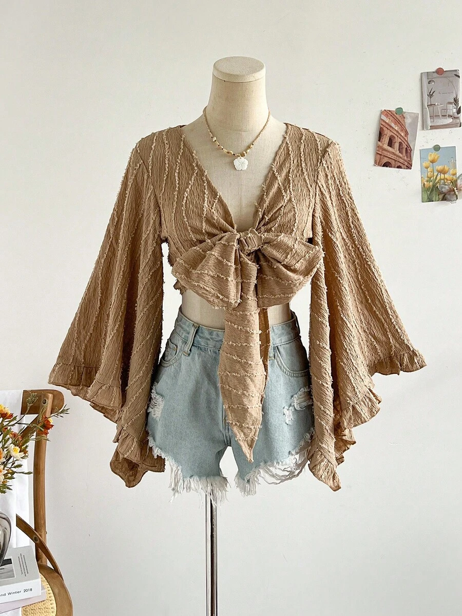 Soleia 女士节日衬衫，棕色提花纹理面料，前开领结，喇叭袖搭配荷叶边袖口，适合节日、约会、下午茶、派对、海滩、游轮、城市、岛屿、音乐节、波西米亚风度假，四季皆宜 - 棕色 - 查看 1