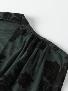 SHEIN Clasi 女式休闲优雅花卉植绒褶皱修身背心 - 彩色 - 查看 7
