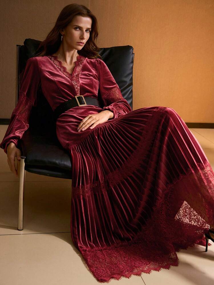 CONTRAST LACE PLEATED DRESS