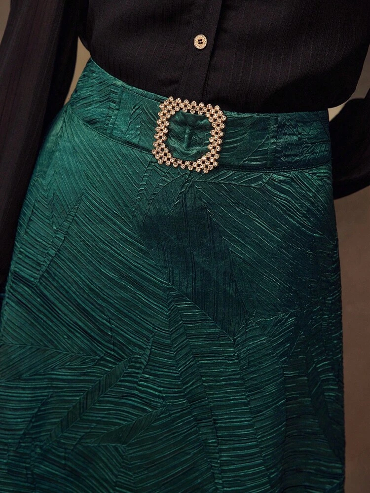 FASHIONABLE & ELEGANT VERSATILE ARTISTIC LINE PLEATED DESIGN A-LINE WAIST RHINESTONE DECOR WOMEN'S SKIRT, AUTUMN/WINTER