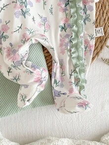 3 件套新生婴儿女孩/男孩优雅柔软舒适白色牛奶丝面料可爱清新绿色花卉全印花领口荷叶边长袖连体衣 + 绿色纹理面料荷叶边下摆婴儿襁褓包 + 绿色蝴蝶结头带套装 - 綠色 - 查看 4