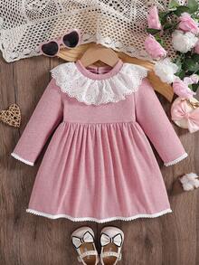 SHEIN 女宝宝纯色圆领荷叶边下摆长袖A字裙。荷叶边圆领设计，优雅大方。荷叶边长袖A字廓形，时尚动感。无论是玩耍还是参加家庭聚会，宝宝都能成为最闪耀的存在。 - 粉色 - 查看 7