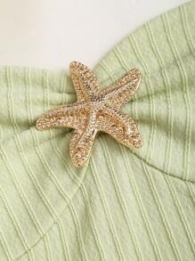 Sweetra 女士新款春夏适合海滩度假优雅纹理面料露背领口系带前褶饰金属装饰分层荷叶边下摆俏皮迷你连衣裙 - 綠色 - 查看 4