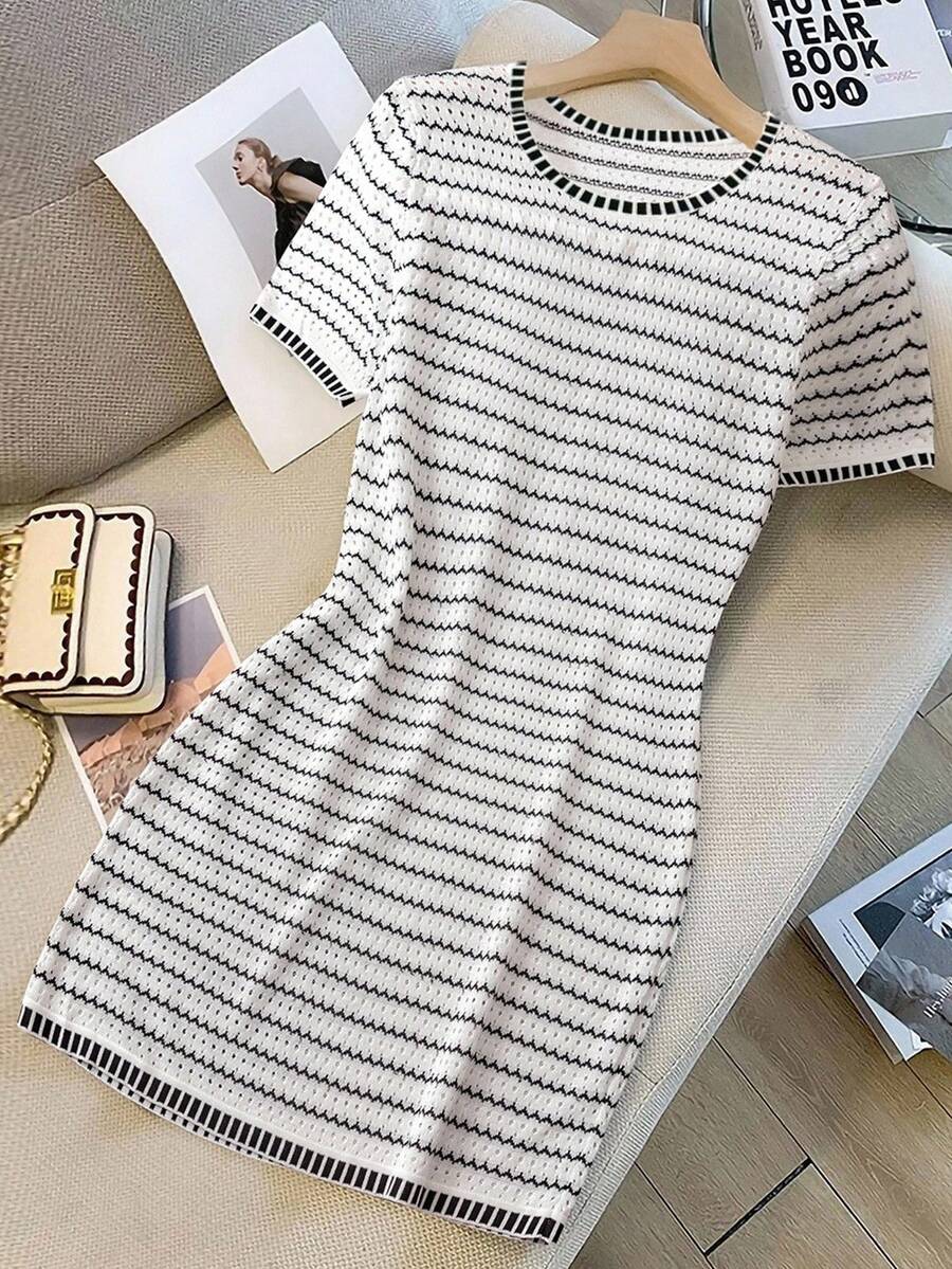 GlowEve CURVE Plus Size Summer Casual Colorblock Striped Short Sleeve Knit Dress Winter Fall Autumn - Black and White - View 1