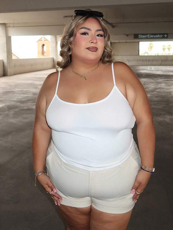 Enliva Débardeur court casual blanc, débardeur ajusté grande taille pour femme avec bretelles fines et débardeur pour l'été