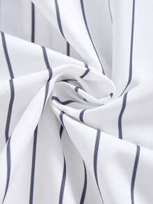 SHEIN Explorewe 1 件女童条纹字母和旗帜印花休闲衬衫，时尚街头服饰 - 白色 - 查看 6