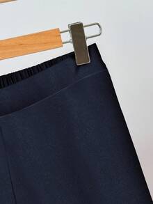 SHEIN Clasi Bộ đồ 2 món họa tiết hoa nhỏ thanh lịch, giản dị dành cho nữ, gồm áo ba lỗ và quần ống rộng, phù hợp cho mùa hè, họa tiết hoa nhỏ màu xanh navy - Nhiều màu - Xem 4