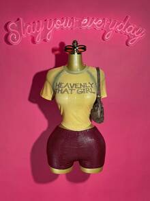 Slaydiva 女式 Y2K 字母印花修身短袖上衣和短裤两件套，夏季 - 彩色 - 查看 6
