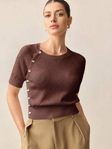 BizChic 2025 Autumn/Winter New Arrival Coffee Color Round Neck Side Single-Breasted Button Decor Diamond Knit Pattern Women Short Sleeve Sweater, Modern Elegant Fashion For Work And Casual