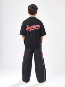 SUMWON Conjunto de camiseta de manga corta y pantalones de pierna ancha de estilo casual y moderno con logo de caligrafía, conjunto coordinado de estilo callejero de verano - Negro - Ver 1