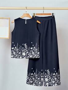SHEIN Clasi Bộ đồ 2 món họa tiết hoa nhỏ thanh lịch, giản dị dành cho nữ, gồm áo ba lỗ và quần ống rộng, phù hợp cho mùa hè, họa tiết hoa nhỏ màu xanh navy - Nhiều màu - Xem 2