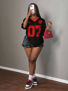 Slaydiva 07 号休闲简约字母数字图案女式 T 恤，适合夏季 - 紅色和黑色 - 查看 3