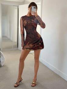Vestido corto de mujer con mangas acampanadas, parches de malla y espalda descubierta, otoño - Albaricoque - Ver 10
