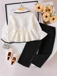 SHEIN Elladie kids مجموعة من قطعتين: ملابس علوية بأكمام متسعة بيضاء مزينة بفيونكة سوداء وبنطلون أسود كاجوال مريح وفضفاض - أبيض - مشاهدة 2