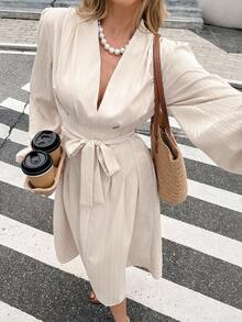 SHEIN Frenchy Damen Einfarbiges V-Ausschnitt elegantes Langarm Midi-Kleid